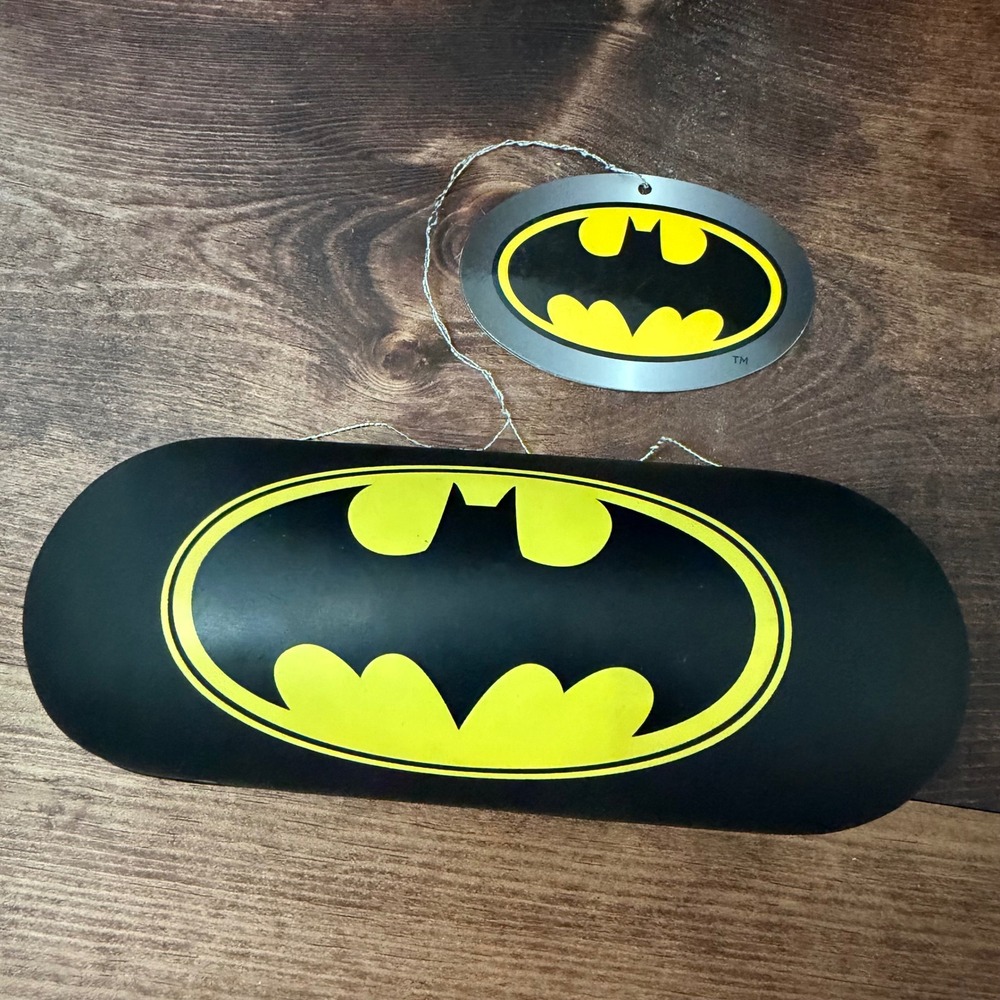 DC Comics Batman Hard Eyeglass Case Black Yellow Bat Signal BMWC2 NEW